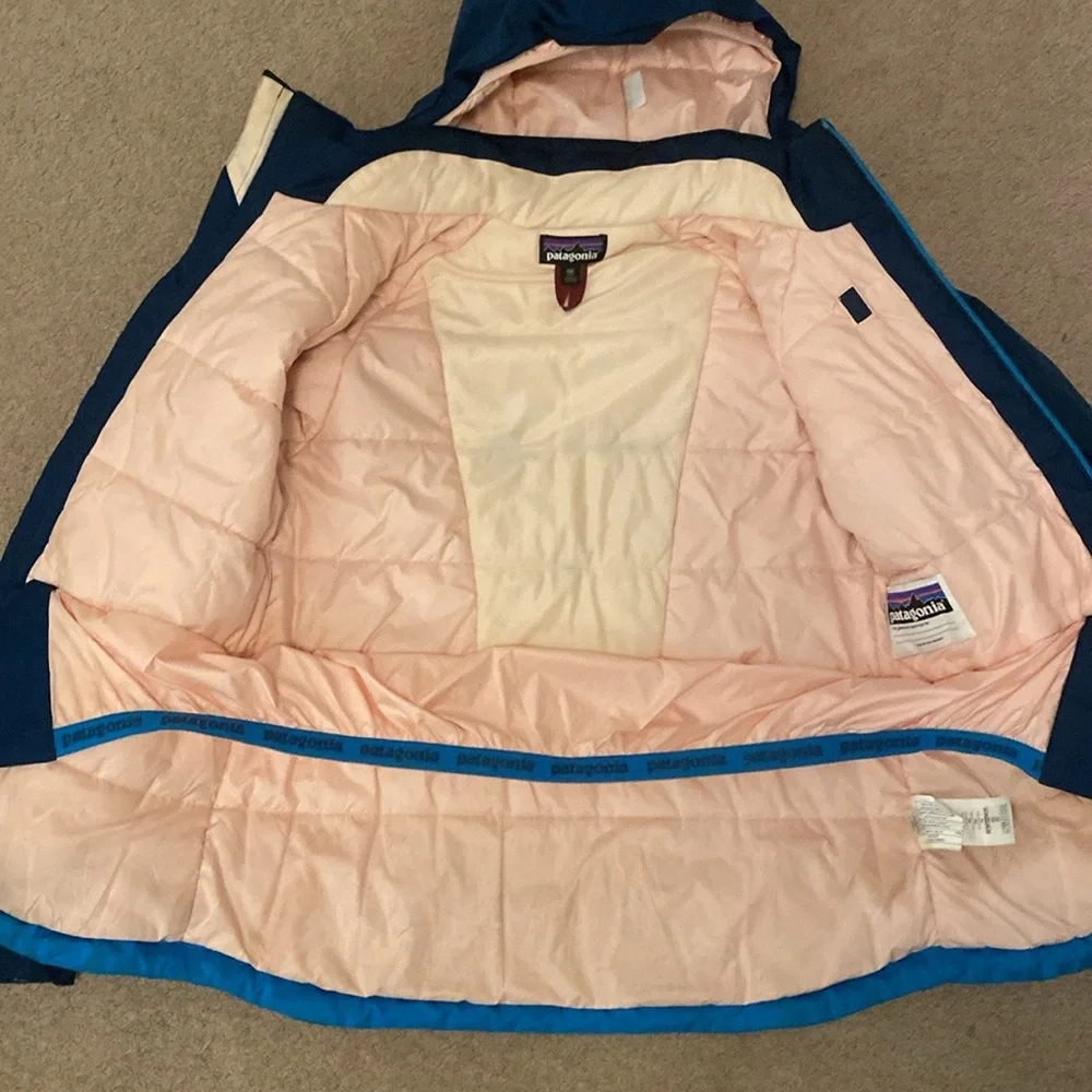 Patagonia Snowbelle jacket, size XXL(16-18), pink interior, exterior blue - Picture 7 of 10